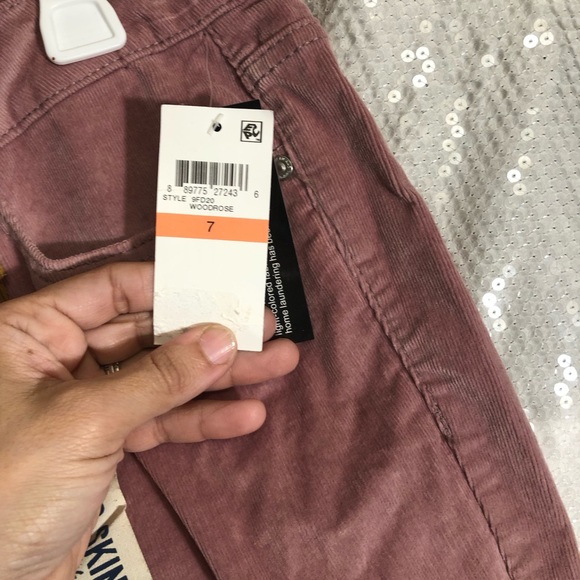 NWT Corduroy pants in a blush color by American Rag Cie size 7. - Picture 4 of 10